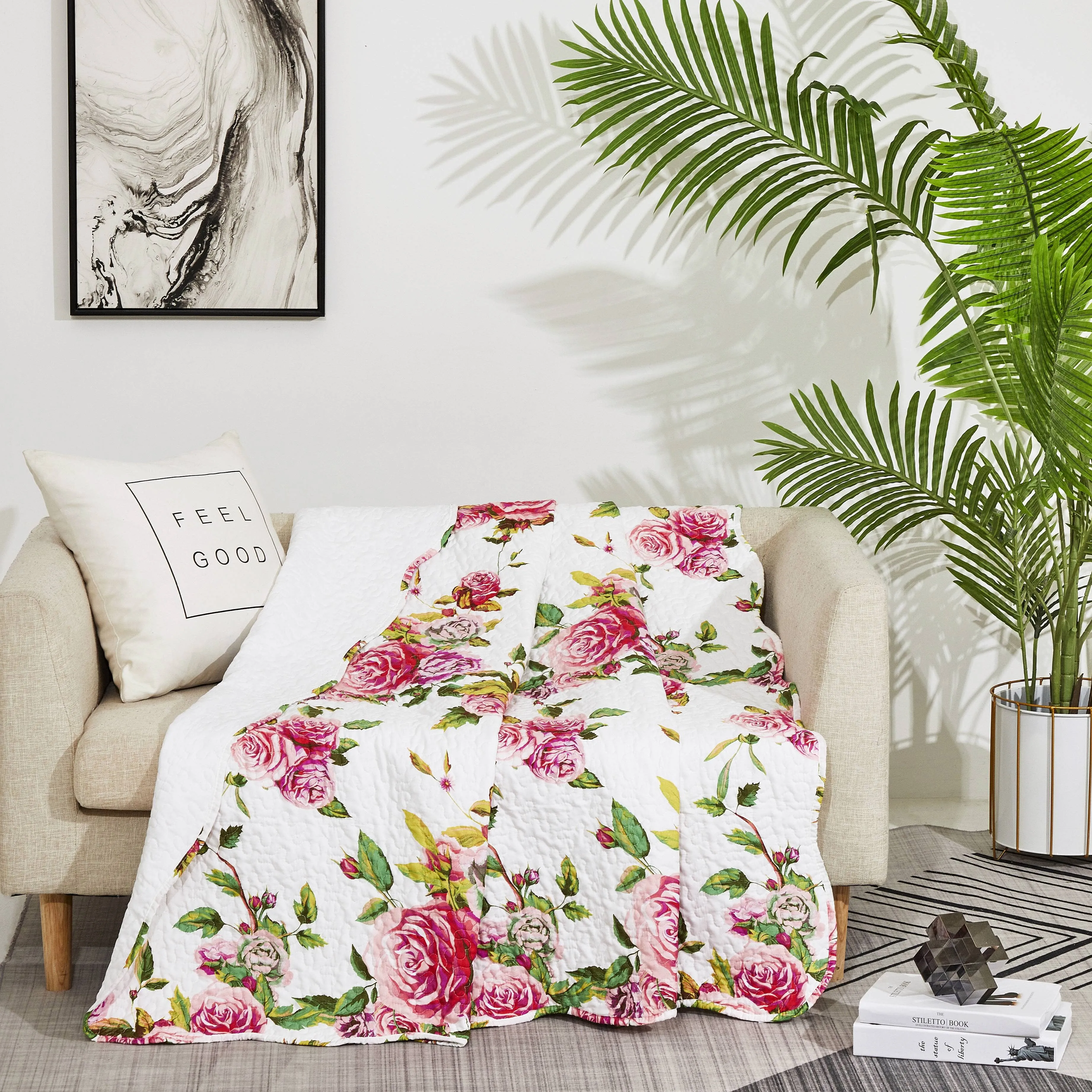 DaDa Bedding Romantic Roses Floral Throw Blanket - Lovely Spring Pink & White Scalloped Colorful Lightweight Breathable - Bright Vibrant Quilted Throw Blanket - 50 x 60