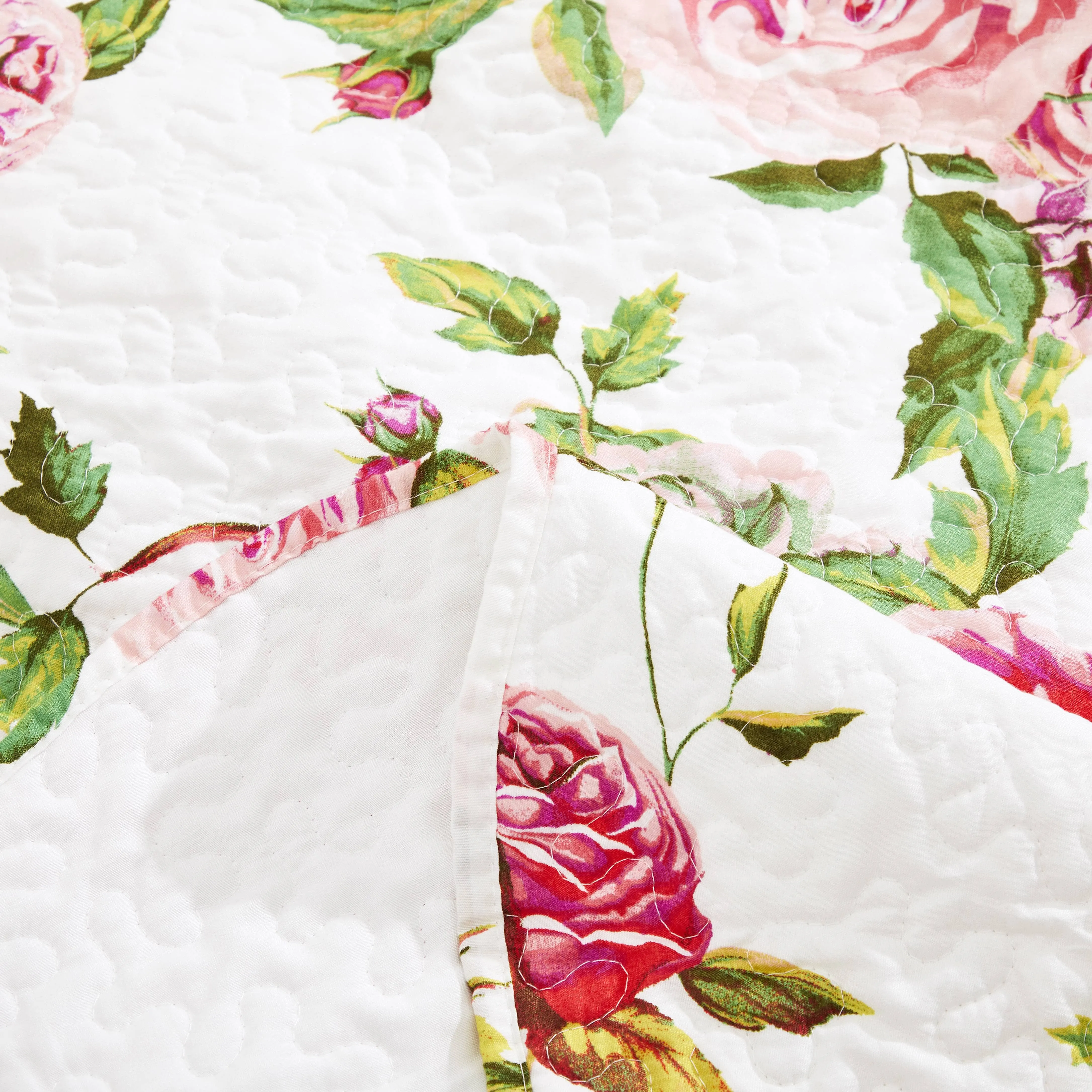 DaDa Bedding Romantic Roses Floral Throw Blanket - Lovely Spring Pink & White Scalloped Colorful Lightweight Breathable - Bright Vibrant Quilted Throw Blanket - 50 x 60